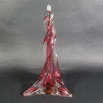 SAINT-LOUIS : Pied de lampe en cristal coloré rouge et...