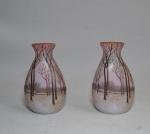 LEGRAS
Paire de vases en verre à décor de paysage à...