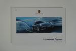 AUTOMOBILIA. Lot de 10 plaquettes publicitaires Porsche illustrées en couleurs...