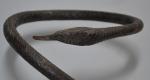 SUPPORT de vase en bronze en forme de serpent enroulé
H.:...