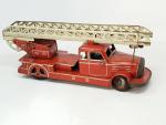 TIPPCO (attribué à) camion échelle de pompiers en tôle lithographiée...