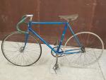 Un vélo de course « Type COMPETITION » - bleu – H :...