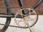 Un vélo H.DUMONTEIL (St Peray, Ardèche), vers 1900 – noir...