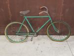 Un vélo d’enfant – vert – vers 1925 – H :...