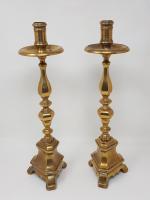 Une paire de pique-cierges en bronze - Epoque  XVIIIème...