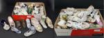 Deux cartons contenant une collection de chaussures et sabots miniatures...