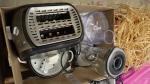 Un lot d'appareils électroménagers comprenant : grille-pain Krups, blender Philips,...
