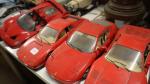 Un lot de 8 véhicules Ferrari miniatures BURAGO - échelle...