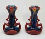 SARREGUEMINES - Une paire de vases en céramique à décor...