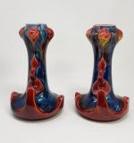 SARREGUEMINES - Une paire de vases en céramique à décor...