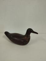 Un canard appelant en bois peint - Long.: 32 cm...