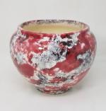 MASSIER Vallauris - Un vase en céramique rouge et blanche...