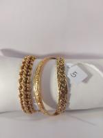 Bracelet rigide diamètre 6,3cm env et 2 bracelets dont 1...