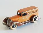 TOOTSIETOY (USA, 1934) Graham camionnette "Commercial Tyres & Supply" ,...