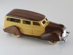 TOOTSIETOY (USA, 1936-39), 2 modèles :
Ford 1938 woodie wagon marron...