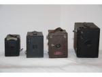 4 anciens appareils photo BOX formats divers : 1 CONTESSA...