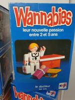 WANNABIES (CEJI, 1976, Made in H.K. sous licence Gabriel USA)...