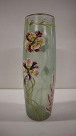 Vase en verre dépoli à décor floral émaillé - signé...