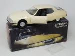 JOUETS MONT BLANC (Rumilly, 1971) Citroën SM plastique couleur ivoire,...