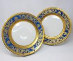 ROSENTHAL - Une paire d'assiette en porcelaine - ailes à...