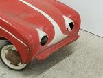Renault Dauphine à pédales en tôle rouge, L : 112cm,...