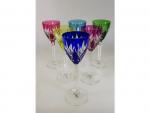 SAINT LOUIS - six verres en cristal taillé coloré -...