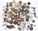 Ensemble d'environ 100 monnaies, antiques, royales, étrangères, dont 30 argent,...