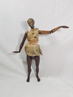 Mannequin d'atelier féminin en bois,  articulations en fer et...