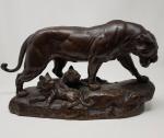 Charles VALTON (1851-1918) - "Tigresse et ses petits"- Bronze à...