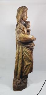 "Vierge à l'enfant" - statue en bois sculpté avec traces...