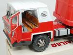 JOUSTRA (v.1968) camion semi-remorque Bernard en tôle lithographiée gris pâle/rouge...