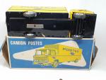 JOUSTRA (v.1967) camion Bernard fourgon POSTES en tôle lithographiée jaune,...