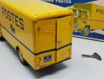JOUSTRA (v.1967) camion Bernard fourgon POSTES en tôle lithographiée jaune,...