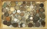 Ensemble de plusieurs dizaines de monnaies bronzes France et étranger,...