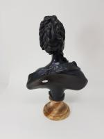 D'après HOUDON - "Buste de Marie Antoinette" - bronze à...