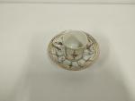 BORDEAUX - Tasse mignonnette en porcelaine à décor de guirlandes...