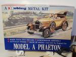 HUBLEY (USA, éch 1/20ème) Ford Model A phaëton, maquette métal...