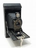 4 appareils photo folding KODAK en l'état :
Brownie pliant Six-20...