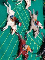 STEEPLE CHASE (jeu français, vers 1910) comprenant 8 chevaux d'obstacle,...