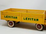 BABYJOU (France, v.1952) camion semi-remorque à ridelles en bois laqué...