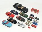 19 miniatures Porsche dont :
10 HERPA au 1/87ème, 1 FLEISHMANN...