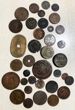 Ensemble de 36 monnaies bronze, du XVII° au XX° siècle,...