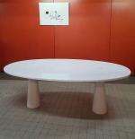 Angelo MANGIAROTTI (1921-2012) - Table ovale en marbre modèle "Eros"...