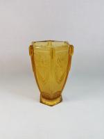 VERLIS - Vase en verre moulé pressé jaune à décor...