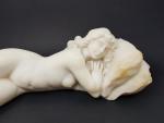 Ecole fin XIXème - Nu féminin allongé - sculpture en...