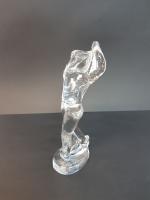 BACCARAT - Le Golfeur - statuette en cristal signée au...