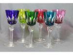 SAINT LOUIS - Six verres à pied en cristal coloré...
