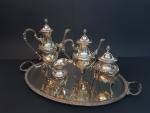 Service thé, café en métal argenté composé de deux verseuses,...