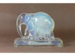 VERLYS - "L'éléphante et son éléphanteau" - groupe en verre...