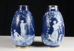 Marcel HAUTFRIASSE à Limoges - Paire de vases en porcelaine...